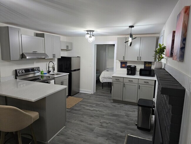 Building Photo - 120 McMakin Dr