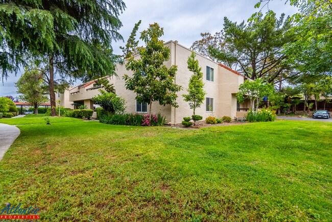 Building Photo - 293 Tradewinds Dr