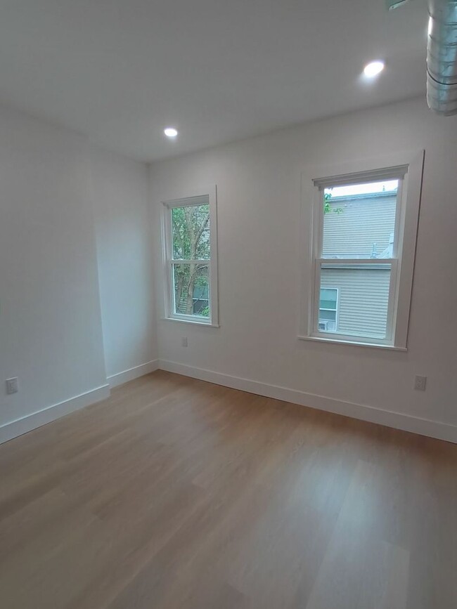 Foto del edificio - Newly Renovated 2BD/1BA in Fairhill - Avai...