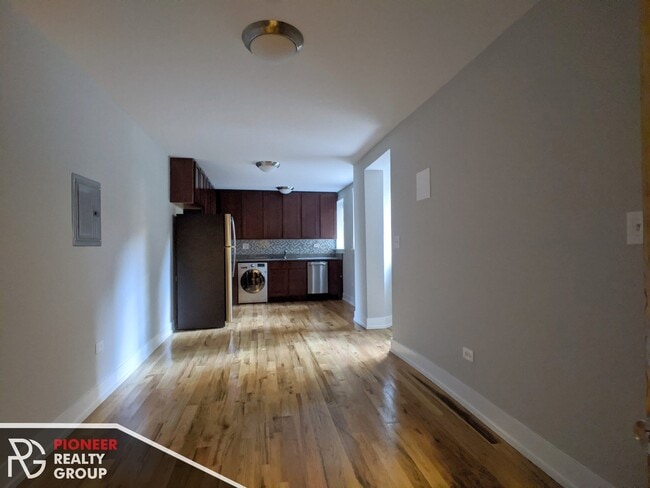 Building Photo - 535 W Arlington Pl