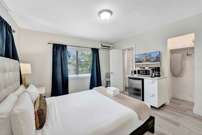 Building Photo - 3020 Seville St