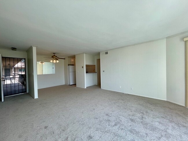 Building Photo - Beautiful One Bedroom One Bathroom Plus Den in La Mesa!