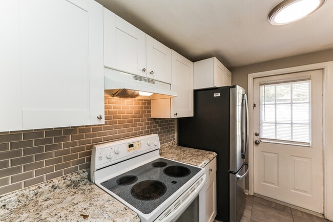 Foto del edificio - 2844 Homewood St