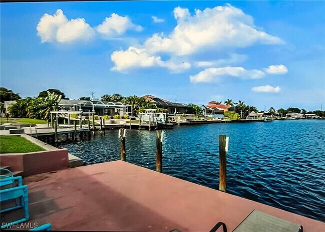 Foto del edificio - 717 SW 49th Ln