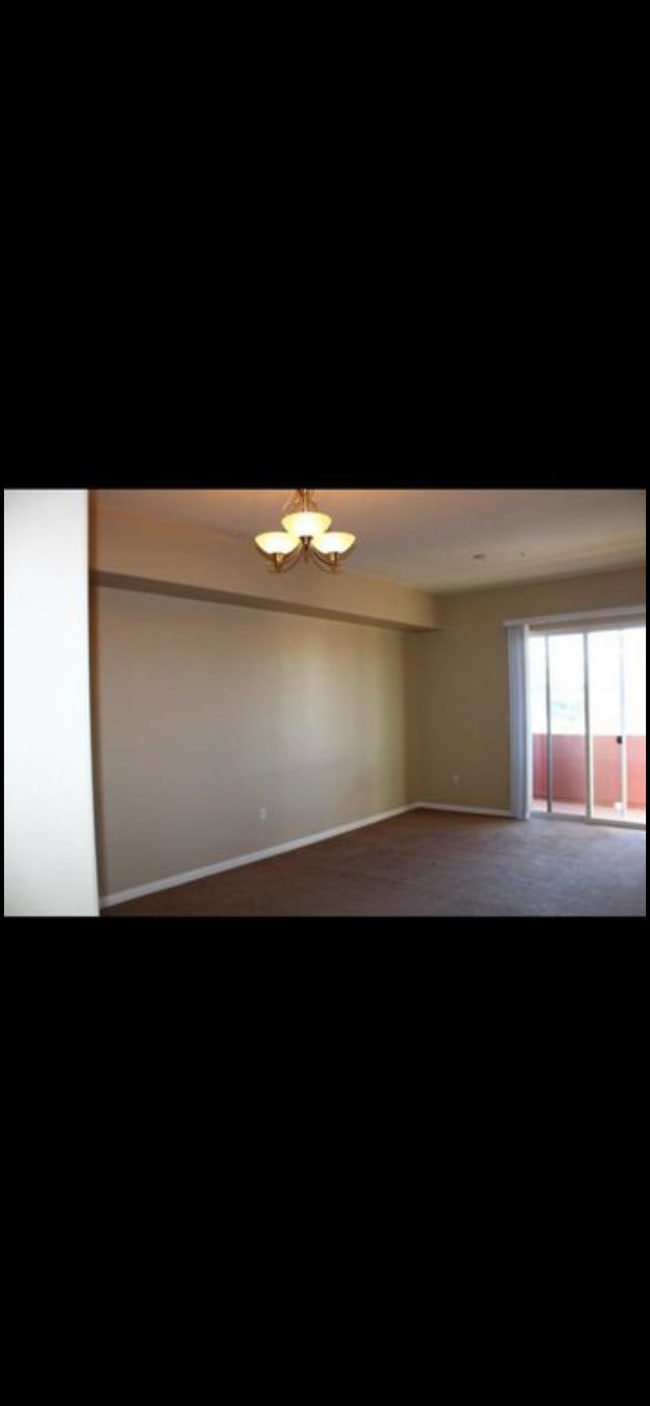 Building Photo - 20 E Serene Ave