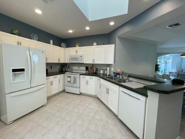 Building Photo - 12622 Crystal Pointe Dr