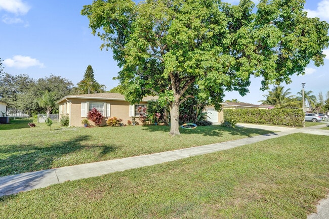 Foto del edificio - 22335 Boulder St