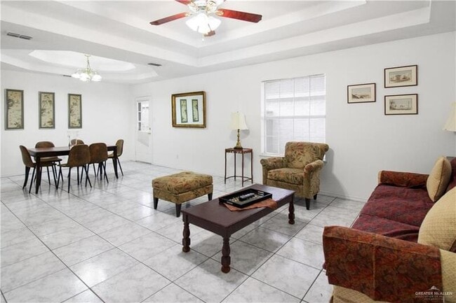 Building Photo - 905 Los Ebanos Ct