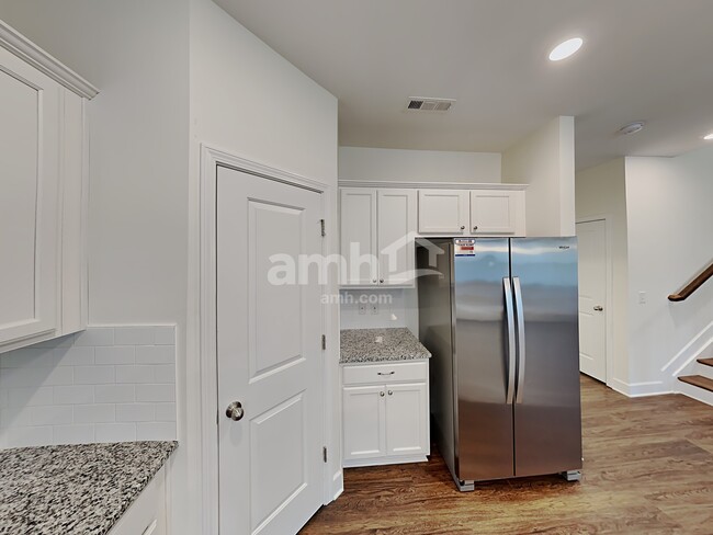 Foto del edificio - 5067 Trailwater Dr