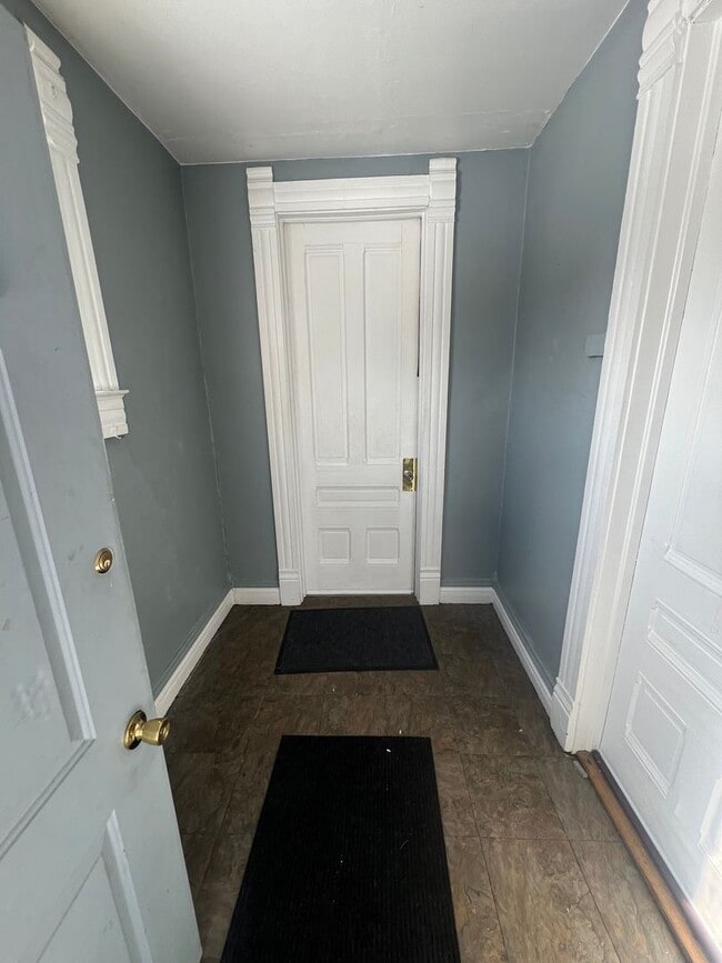 Foto del edificio - 1 bedroom 1 bath apartment close to downtown