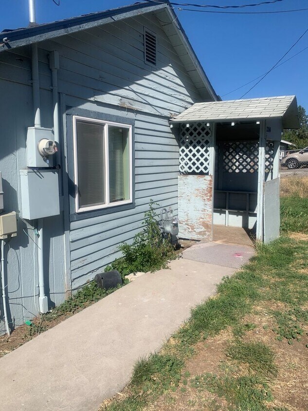 Primary Photo - 3 Bedroom in Suburbs