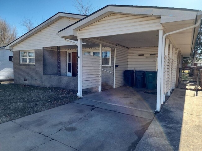 Building Photo - 2 Bed 1.5 Bath in OKC!