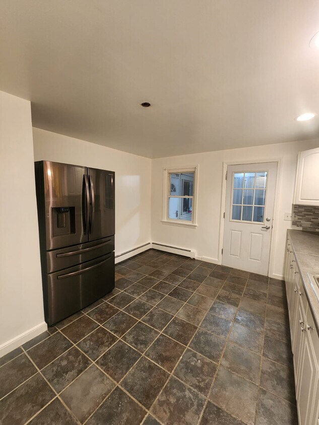 Dinning area - 457 Lincoln Ave