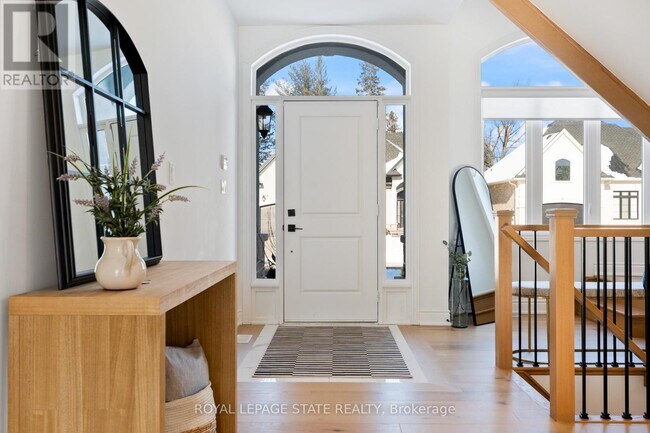 Building Photo - 66 Cesar Pl