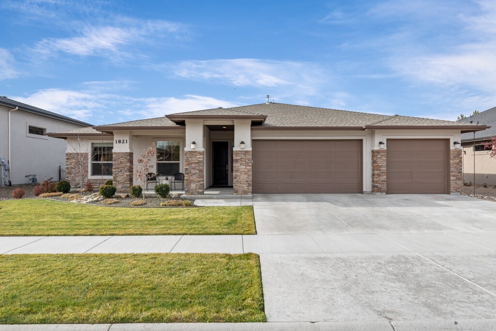 Primary Photo - 1821 N Monterossa Way