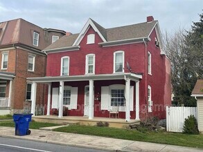 Building Photo - 605 N Mulberry St