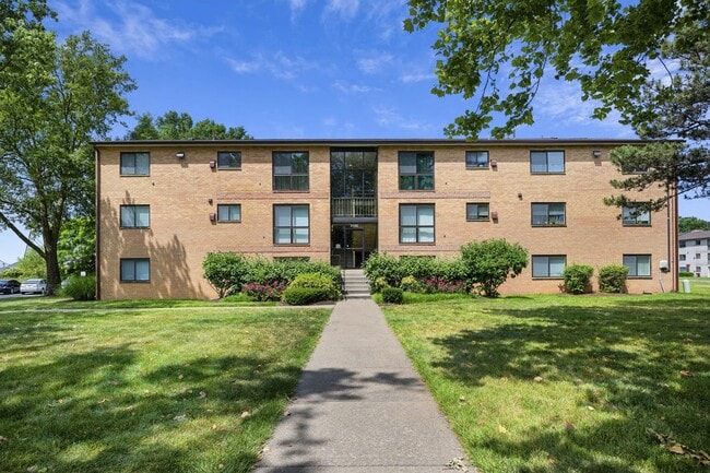 Building Photo - Rose Hill Apartments