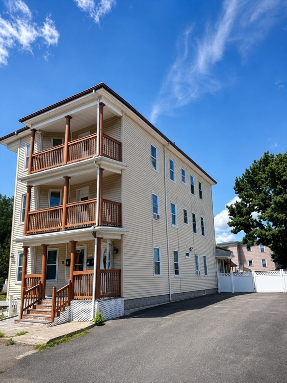 Building Photo - 221 W Harvard St