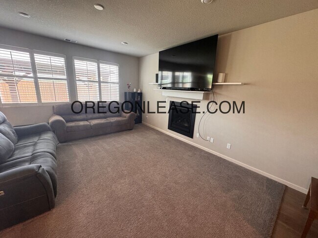 Building Photo - New Construction | 3 Bed, 2.5 Bath | 2,081...
