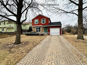 Building Photo - 2700 Quentin Ave
