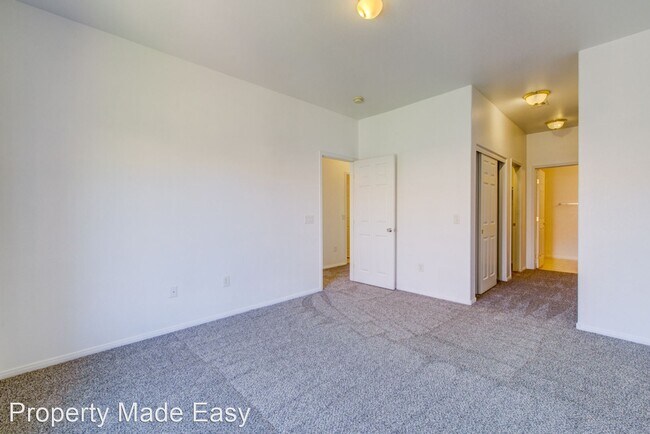 Foto del edificio - 2 br, 2 bath House - 3820 Wiggins Bay St #204