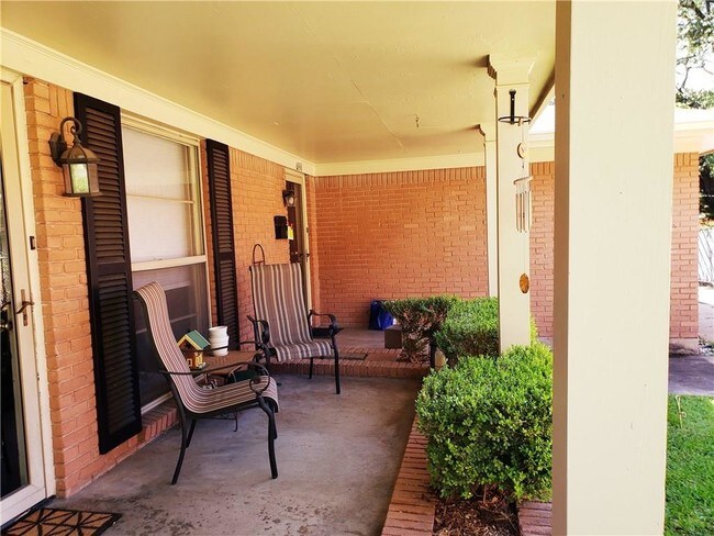 Building Photo - 6558 St Moritz Ave