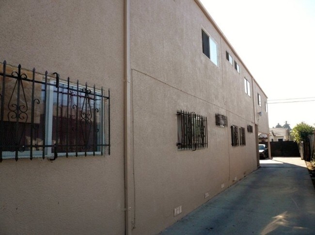 Foto del edificio - 2718 S Cochran Ave