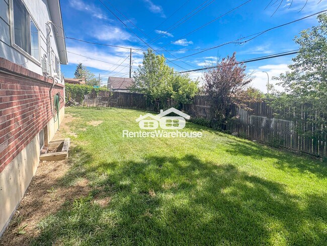 Building Photo - 9430 Green Ct