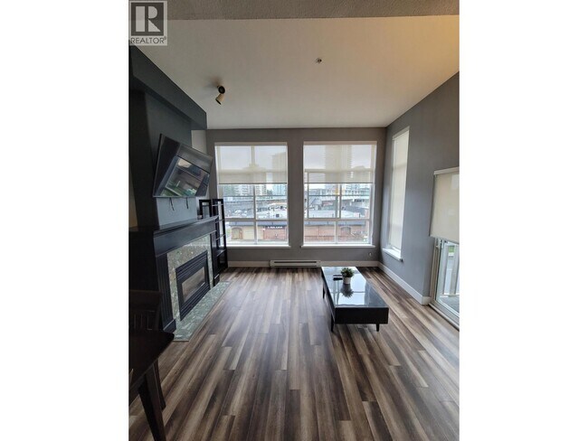 Photo du bâtiment - 522 SMITH 415