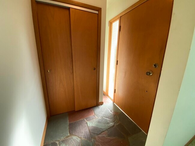 Foto del edificio - 3104 Maple Ln