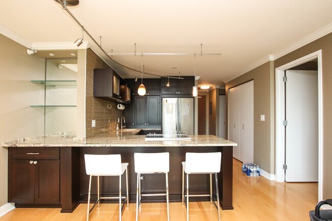 Foto del edificio - 2 E Erie St