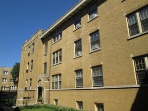 Building Photo - 712 Seward St