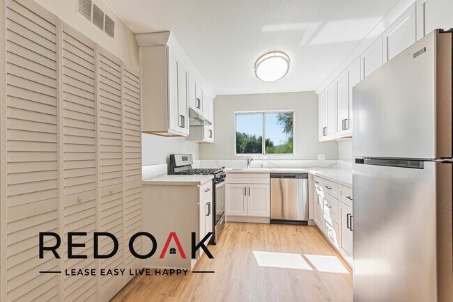 Foto del edificio - ~3 Weeks FREE~ Incredible Two Bedroom with...
