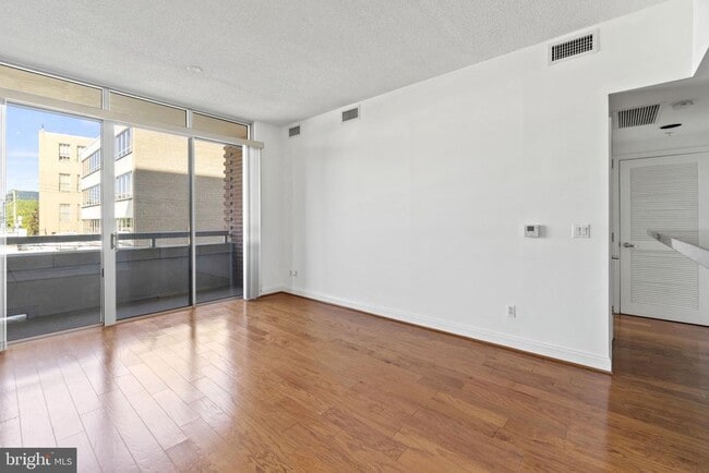 Building Photo - 1020 N Highland St