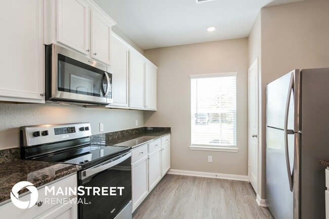 Building Photo - 25242 Dickens Dr