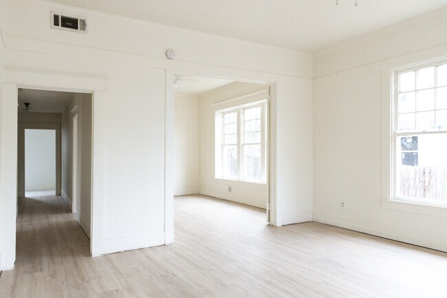 Building Photo - 1618 N 15th St
