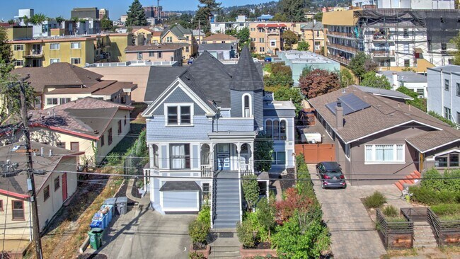 Building Photo - 2225 Blake St