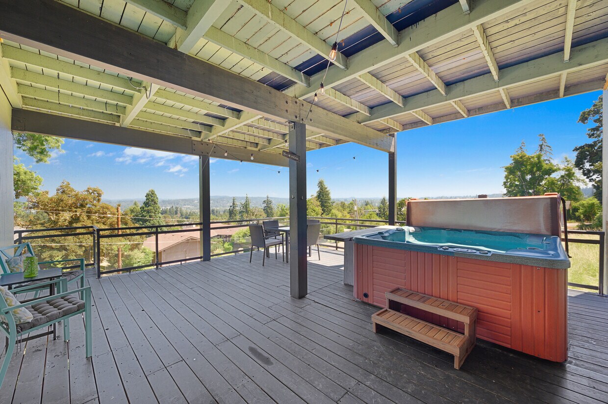 Foto principal - 5775 Skyline Dr