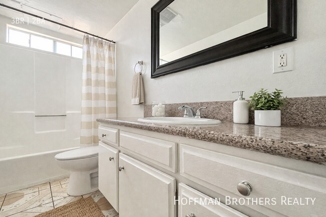 Foto del edificio - 316 E Hyde Park Blvd