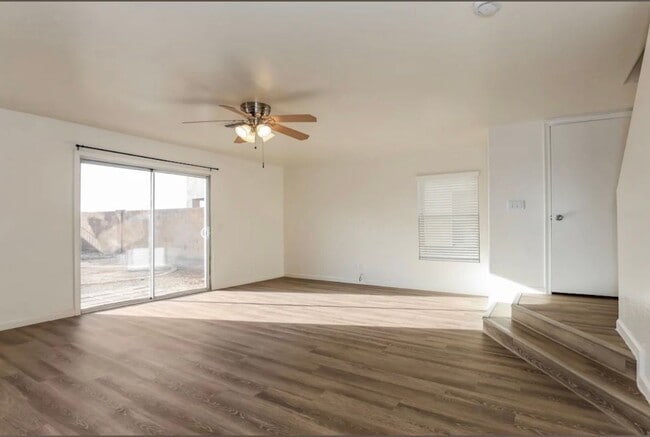 Building Photo - 4210 N 113th Dr