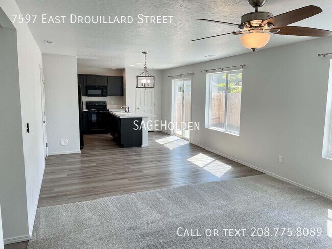 Building Photo - 7597 E Drouillard St