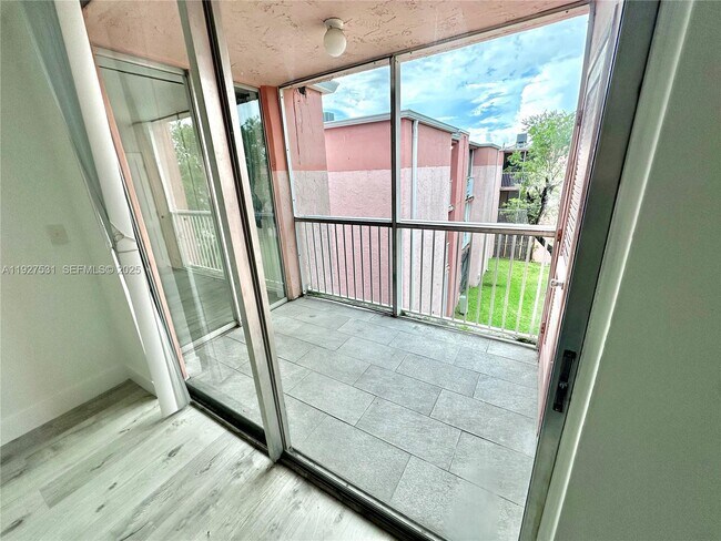 Foto del edificio - 19751 SW 114th Ave