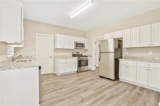 Building Photo - 1583 Stoneleigh Hill Rd
