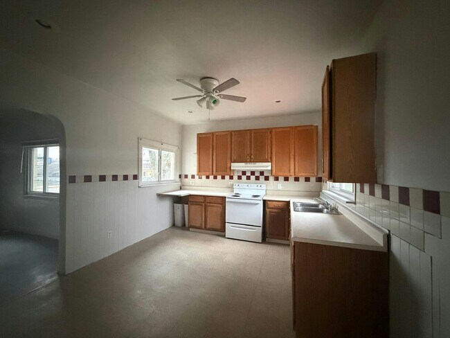 Foto del edificio - 418 E Ash St