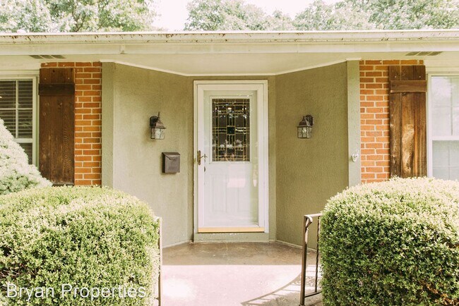 Building Photo - 3 br, 2 bath House - 2133 E. Montclair St.