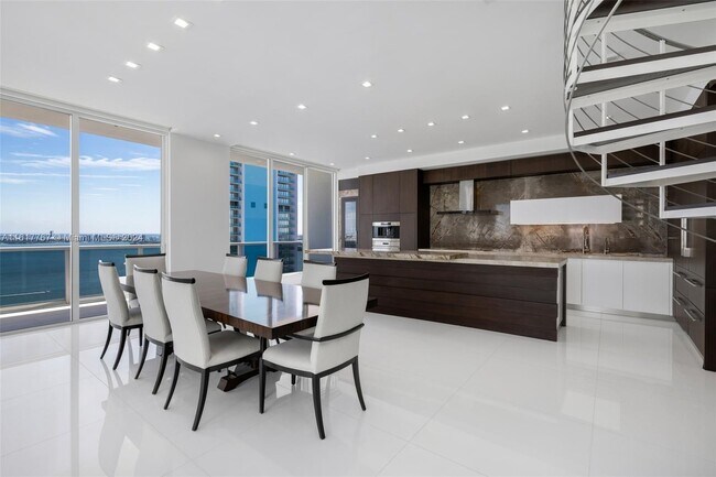 Foto del edificio - 600 NE 27th St