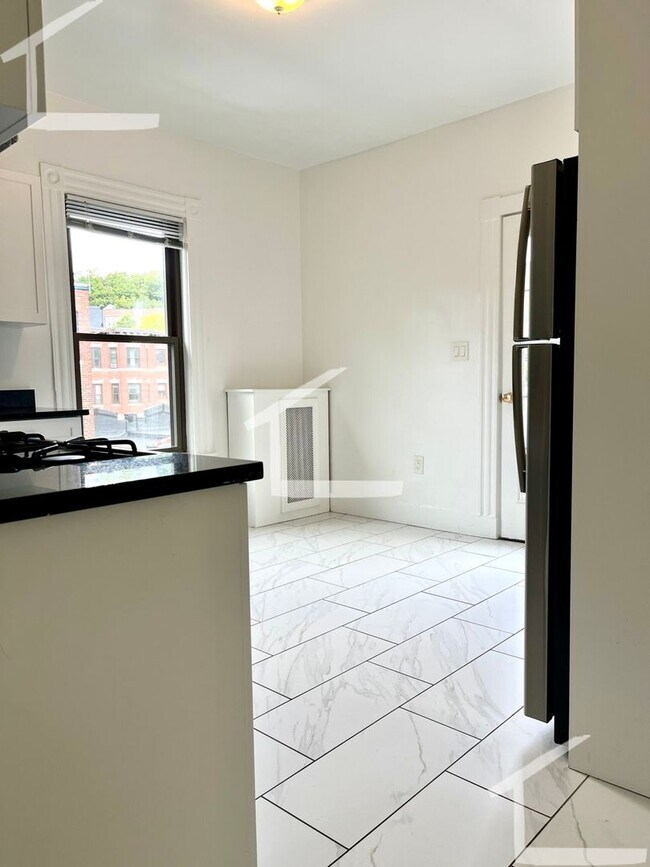 Building Photo - Amazing Allston 3 Bed 1 Bath Laundry in unit