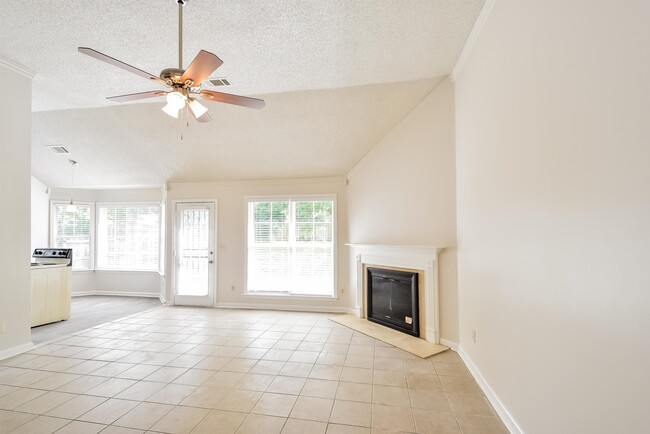 Building Photo - 5530 Millers Glen Ln