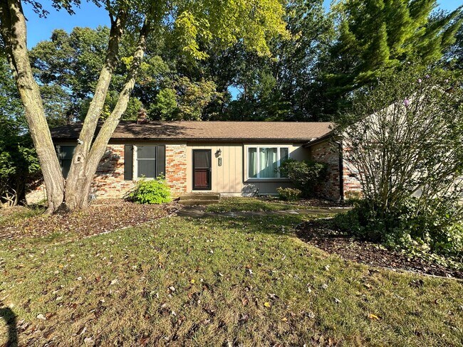 Foto del edificio - Large 4 bedroom ranch in Forest Hills
