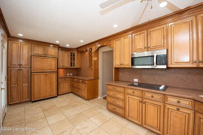 Foto del edificio - 3102 Freys Hill Rd